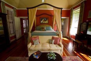 5 Bedroom Villa - Runaway Bay Exterior photo